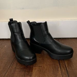 Women’s Chelsea Boot
